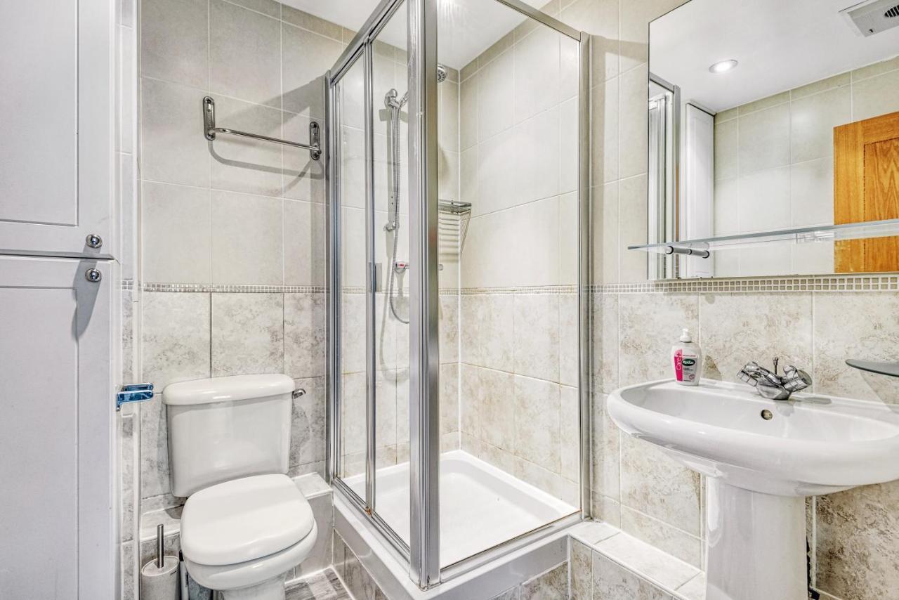 Riverside 2-Bedroom Apartments Londra Dış mekan fotoğraf