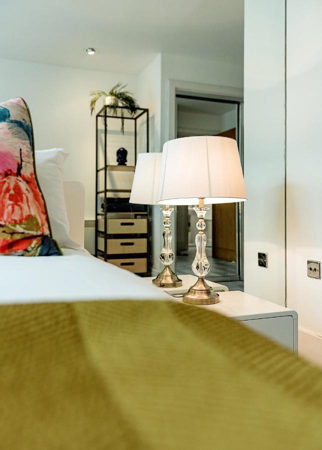Riverside 2-Bedroom Apartments Londra Dış mekan fotoğraf