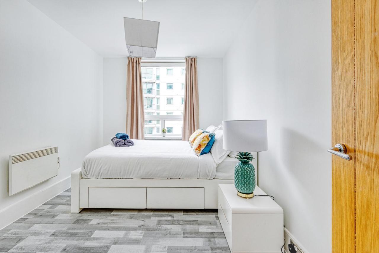 Riverside 2-Bedroom Apartments Londra Dış mekan fotoğraf