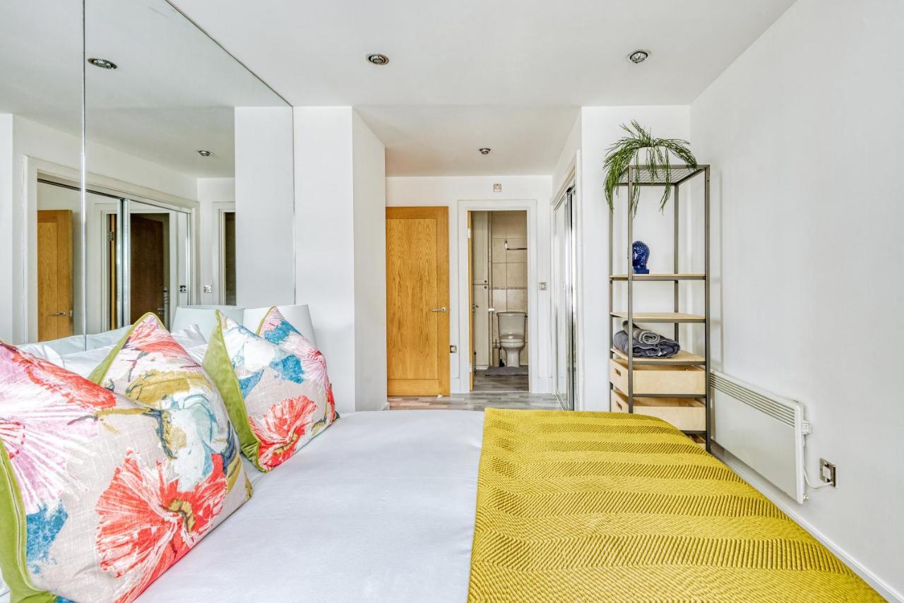 Riverside 2-Bedroom Apartments Londra Dış mekan fotoğraf