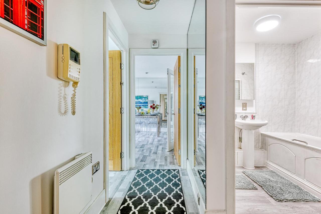 Riverside 2-Bedroom Apartments Londra Dış mekan fotoğraf